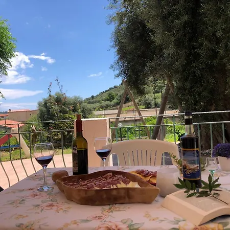 Maremontagna Апартаменты *